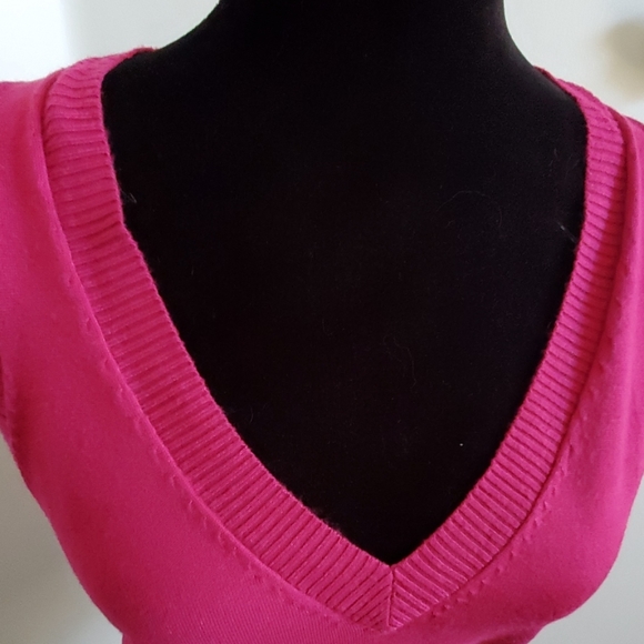NWT- Express fuschia sweater vest- Medium - Picture 2 of 5
